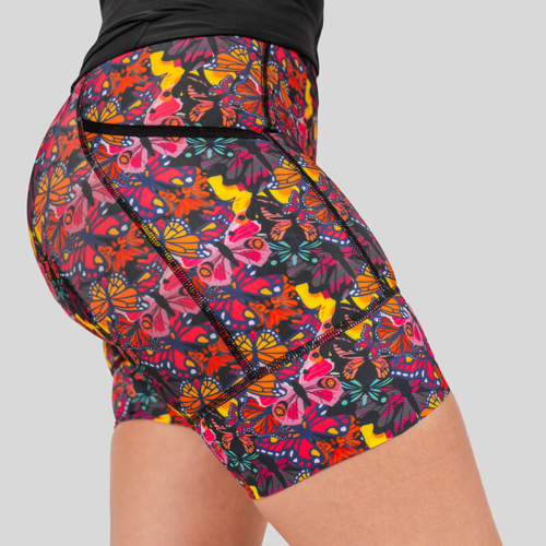 mujeres_en_bici_licra_flores_1.jpg
